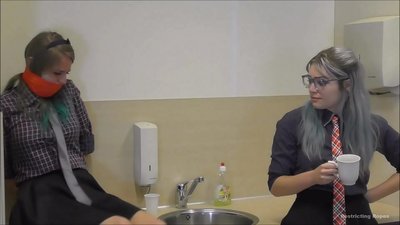 संबंधित अश्लील